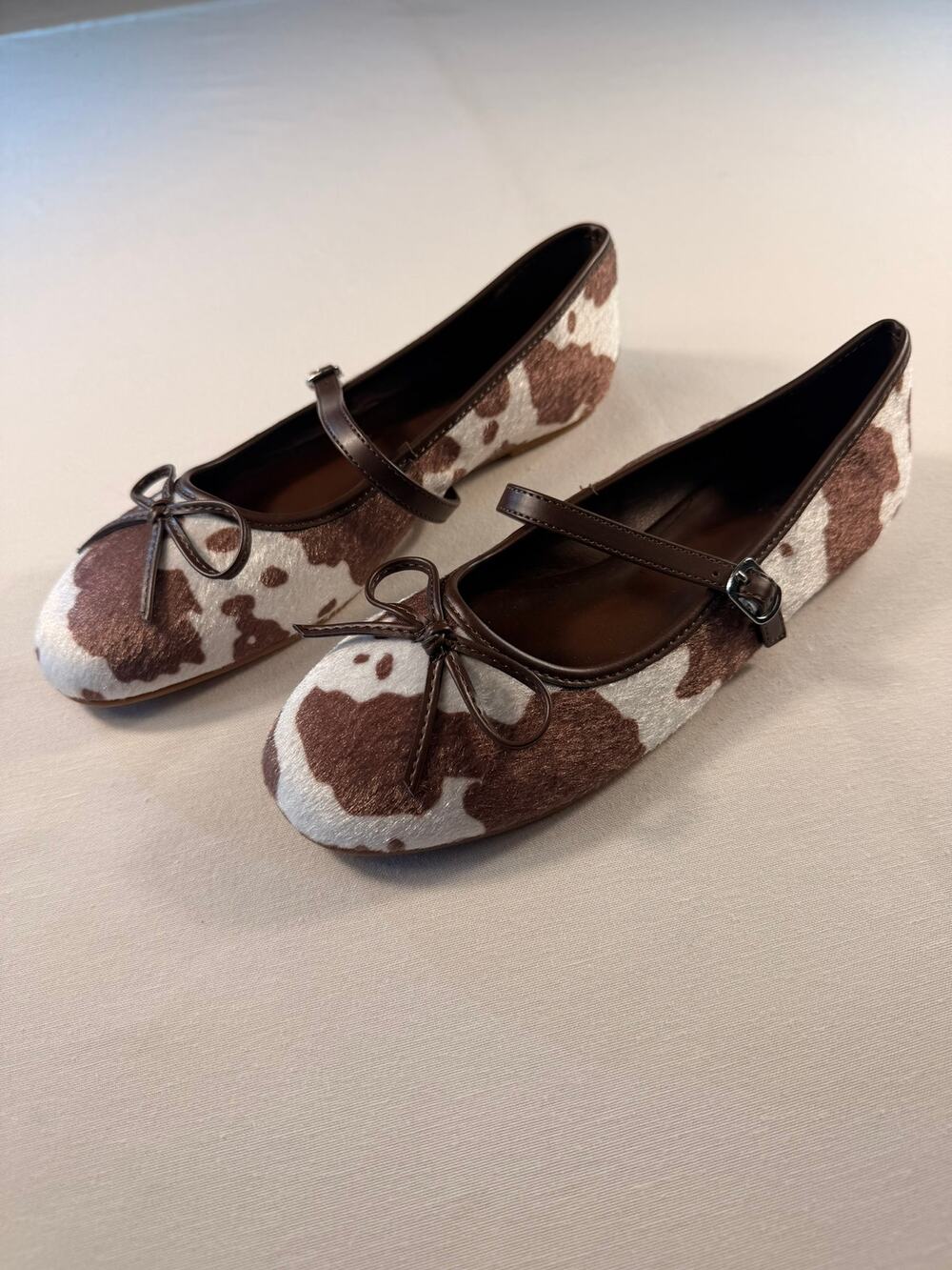 Cider Cow Print Bow Mary Jane Ballet Flats Brown Cream Size 39 NWOT